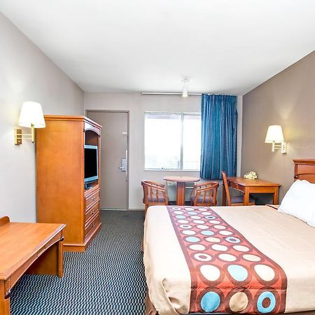 ซูเปอร์ 8 บาย วินด์แฮม อัพแลนด์ ออนแทริโอ แคลิฟอร์เนีย Hotel อัปแลนด์ ภายนอก รูปภาพ