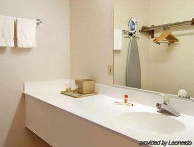 ซูเปอร์ 8 บาย วินด์แฮม อัพแลนด์ ออนแทริโอ แคลิฟอร์เนีย Hotel อัปแลนด์ ภายนอก รูปภาพ